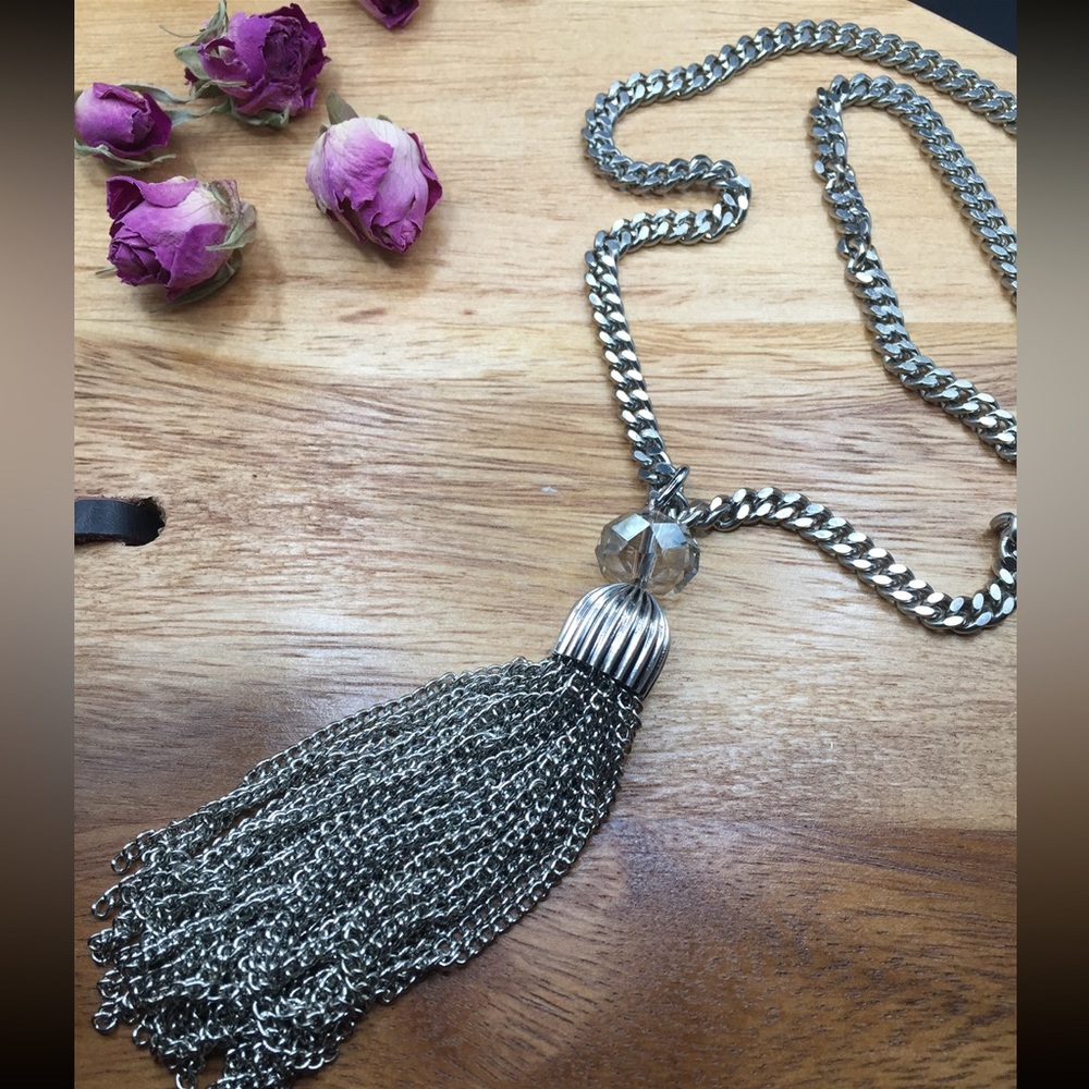 Tassle necklace (new)